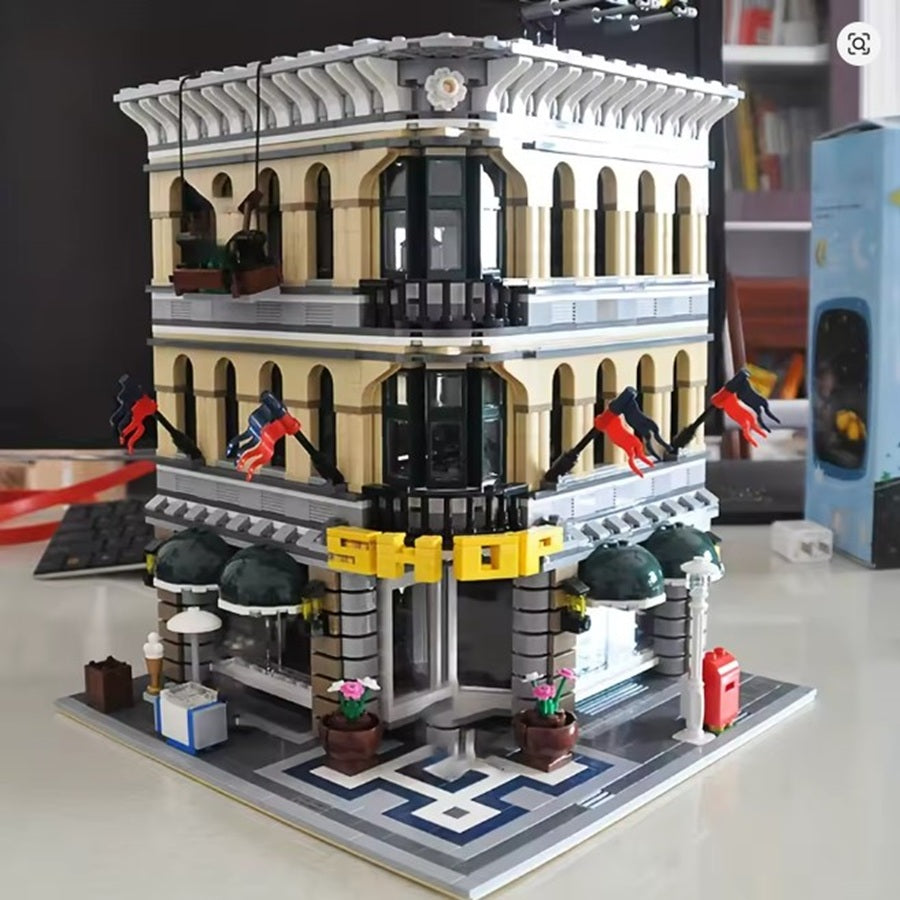 Grand Emporium (10211)