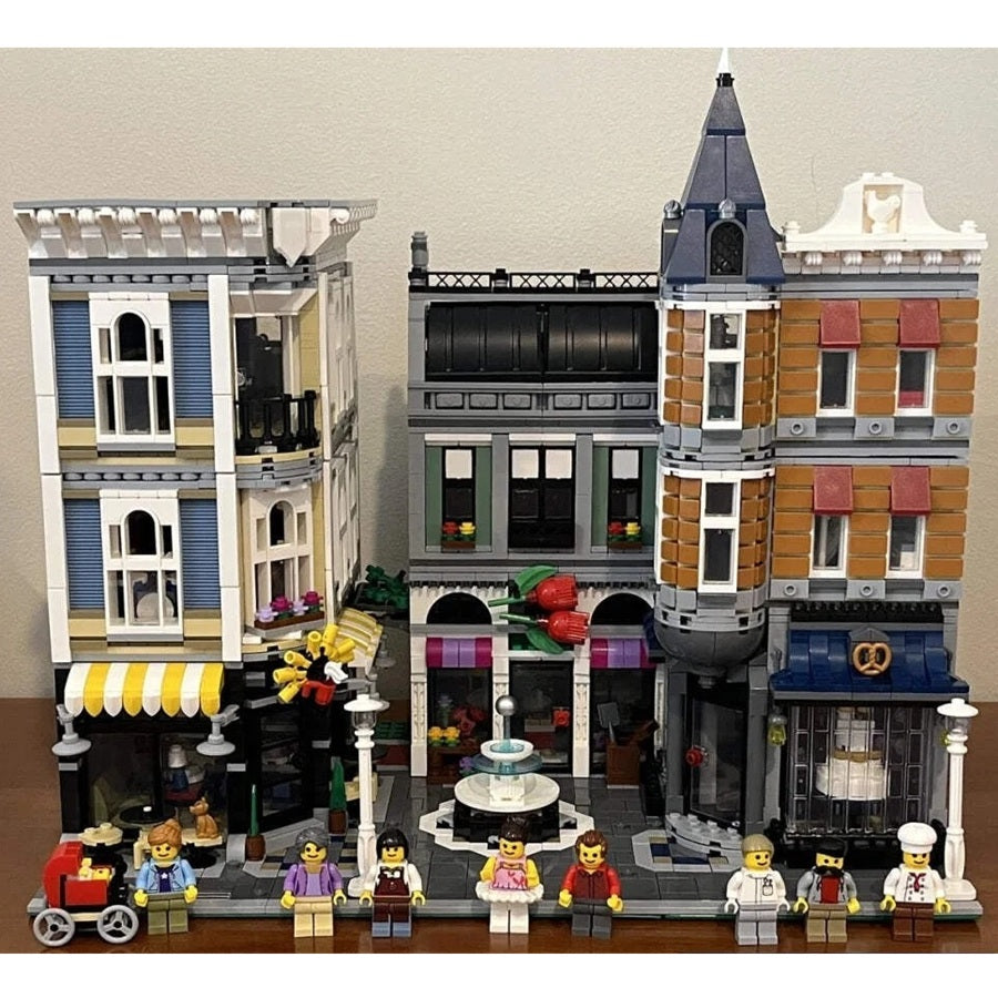 Assembly Square (10255)