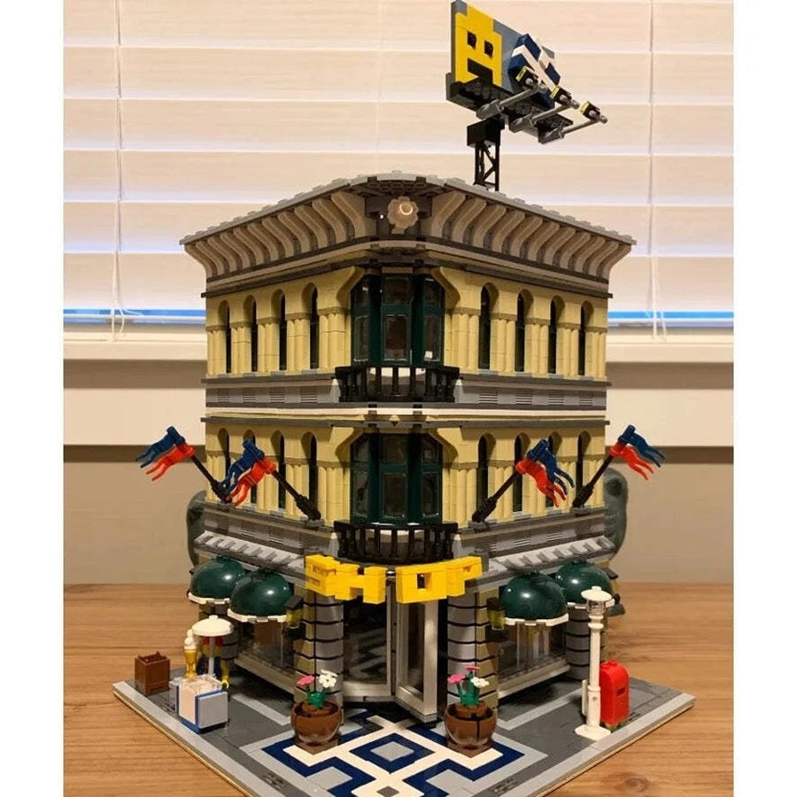 Grand Emporium (10211)